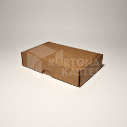 13.5 x 9 x 3 cm - kartona kastes