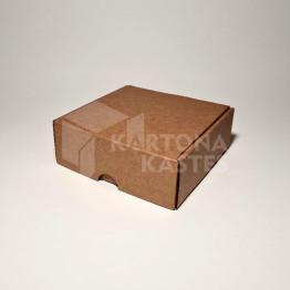 13.5 x 13.5 x 5 cm - kartona kastes