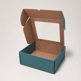 19 x 19 x 8 cm - kartona kastes ar logu