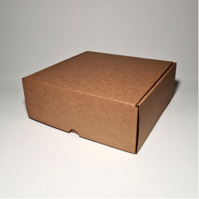 26 x 26 x 10 cm - kartona kastes