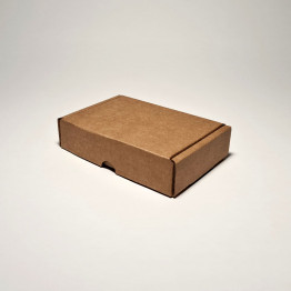 9 x 6 x 2 cm - kartona kastes