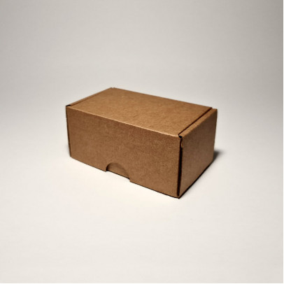 10 x 6 x 5 cm - kartona kastes