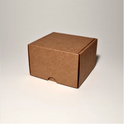 10 x 10 x 7 cm - kartona kastes