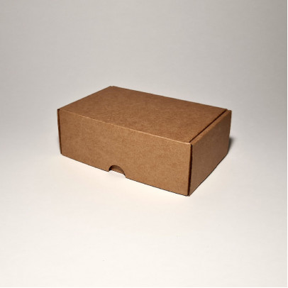 14 x 9 x 5 cm - kartona kastes