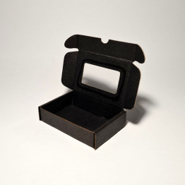 9 x 6 x 2 cm - kartona kastes ar logu